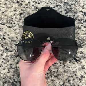 RAY-BAN RB3447N Round Flat Lenses Black / Grey Gradient 133 mm